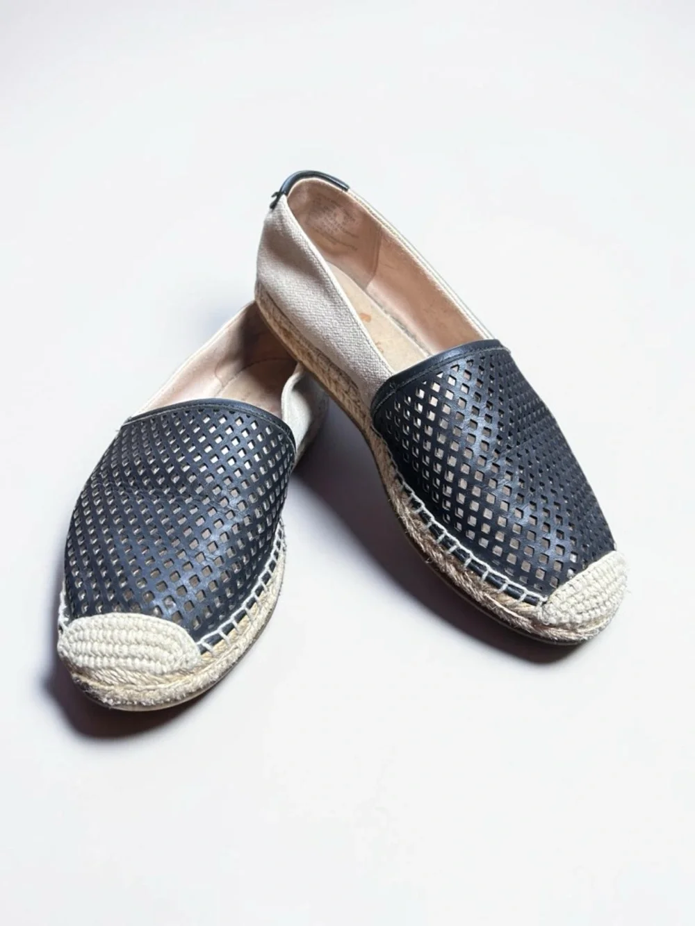 Kate Spade Greer Espadrilles 6.5 Black Perforated Leather Parchment Slip‎ On